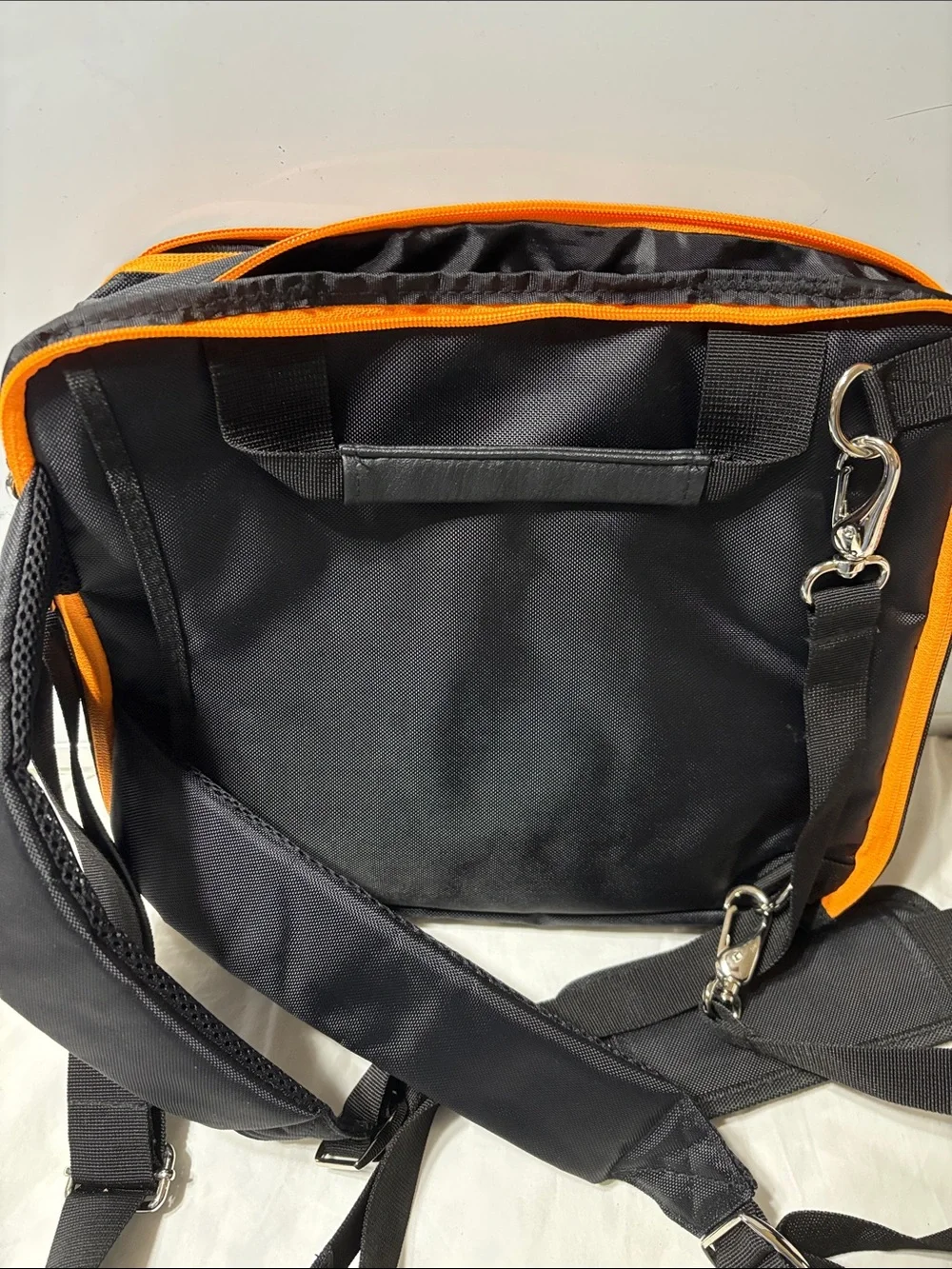 Vangoddy EL Prada 4 in 1 hybrid backpack/messenger bag/briefcase. NWOT